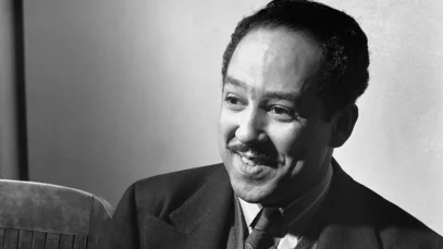 Langston-Hughes-biografía-del-gran-poeta-del-Renacimiento-de-Harlem-wide_webp