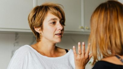 gestion-de-ira-en-discusiones-con-alta-carga-emocional-large-16_9