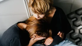 impacto-de-adicciones-en-relaciones-familiares-wide_webp